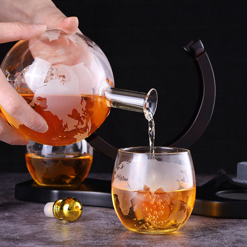 무연 Carafe 절묘한 나무 스탠드와 2 위스키 안경 - Decanter Globe Set 리뷰 및 가격